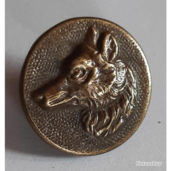 Bouton de livr�e de chasse, T�te Loup � gauche , �16, laiton/acier. G J&F PARIS, Lot A4