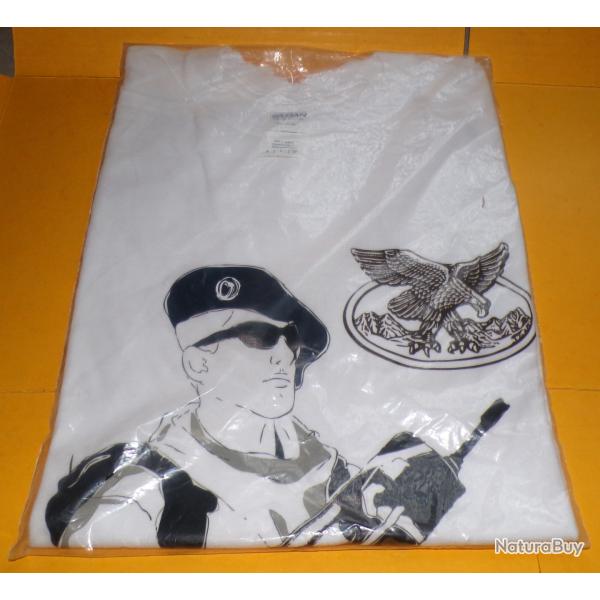 CHASSEURS ALPINS : TEE SHIRT LES TROUPES DE MONTAGNE  ,TAILLE  S ,  NEUF VOIR PHOTOS  .POUR TOUT REN