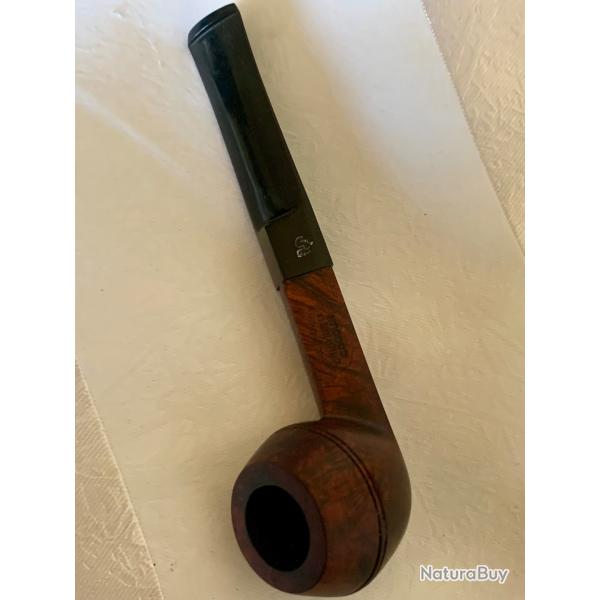 Pipe Ch. Courrieu ( Cogolin - Saint-Tropez) en racine de  bruyre qualit extra .