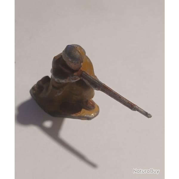 SOLDAT ANCIEN ALUDO TIREUR ACCROUPI