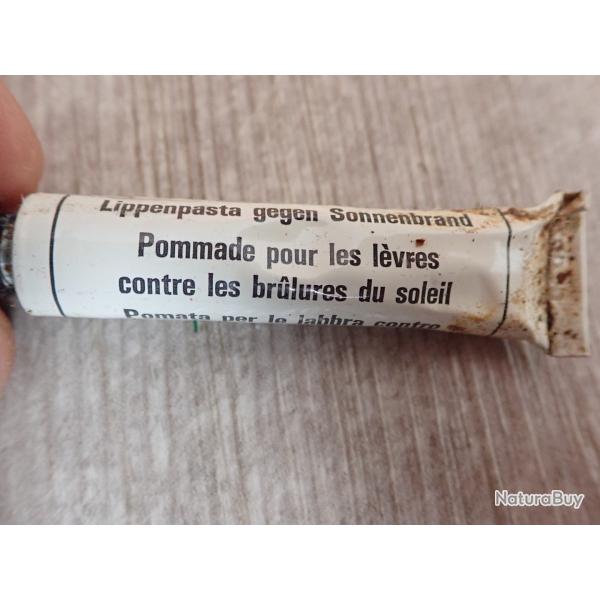 Cr�me pour compl�ter trousse de secours suisse: pommade pour les l�vres protection solaire. Arm�e CH