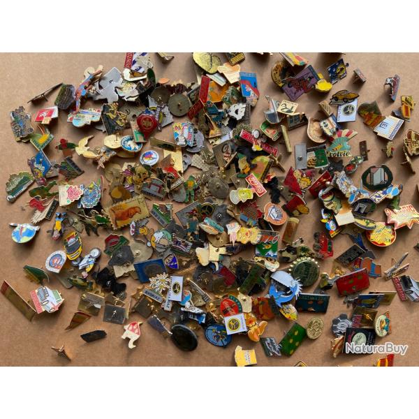 Lot de 325 pin's