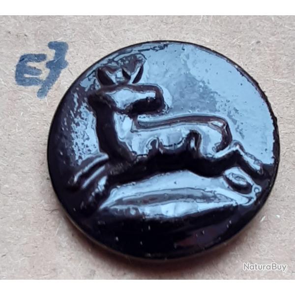 Bouton de chasse, Chevreuil, M.F.B.P.  GRENOBLE , �23, acier. Noir, Lot E7