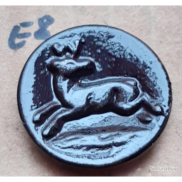 Bouton de chasse, Chevreuil, M.F.B.P.  GRENOBLE , �23, acier. Noir, Lot E8