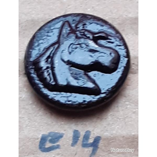 Bouton de chasse, T�te de cheval, M.F.B.P.  GRENOBLE , �16, acier. Noir, Lot E14.