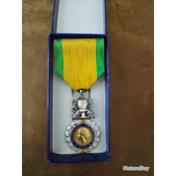 M�daille fran�aise " Valeur et Discipline "