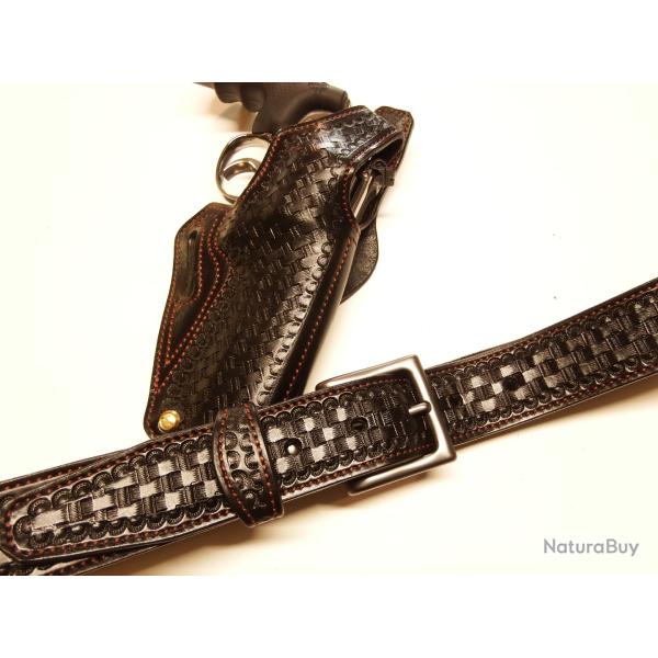 ETUI CUIR pour Carc N en 5p et ceinturon  basket main  (fabrication entreprise artisanale fran�aise)