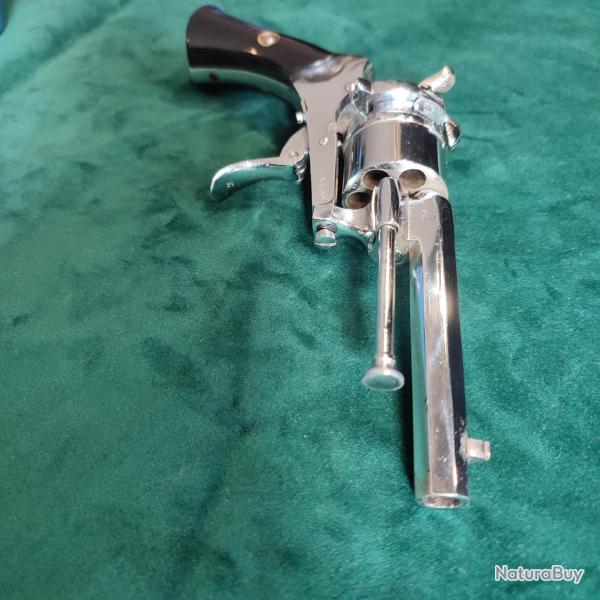 Magnifique r�volver Li�gois type Lefaucheux 7mm � broche 6 coups enti�rement nickel� � 99%