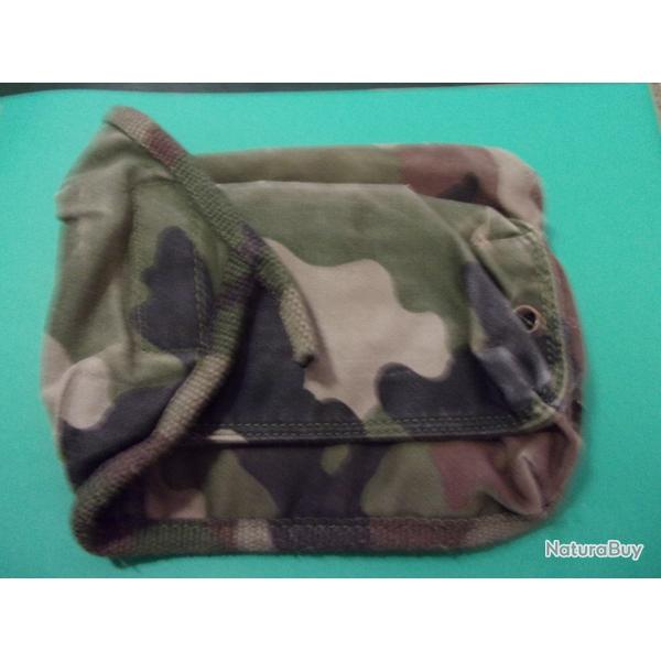 Porte chargeur FAMAS 5,56x45 en toile motif camoufl� 3 compartiments neuf
