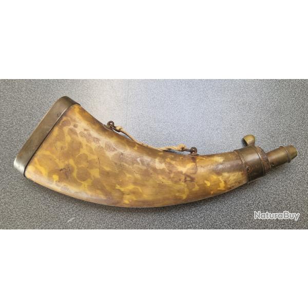 POIRE A POUDRE  EN CORNE