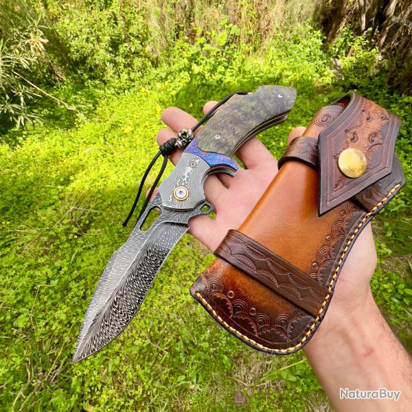 Magnifique couteau pliant artisanal lame acier damas plume collection custom avec �tui titane #292