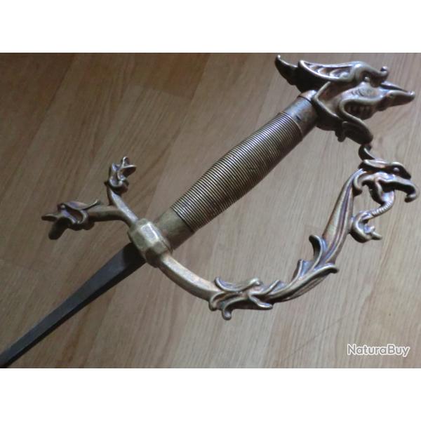 pe parade garde bronze tete chimre