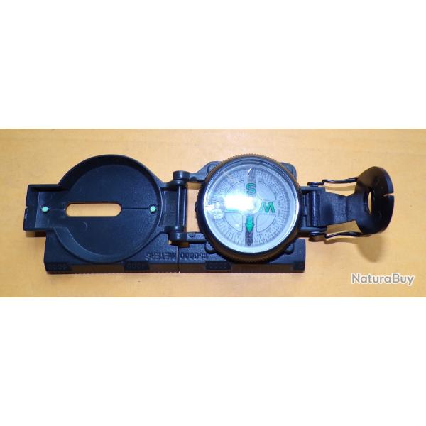 BOUSSOLE DE NAVIGATION DE MARQUE TCM  ,  ETAT NEUF  VOIR PHOTOS. POUR TOUT RENSEIGNEMENT ME CONTACTE