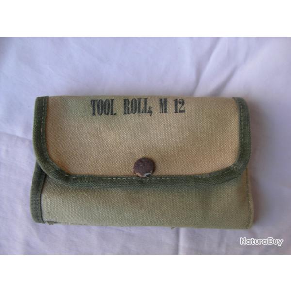 WW2 US POCHETTE MILITAIRE AM�RICAINE POUR KIT D'ENTRETIEN .DAT�E 45 TOOL ROOL M-12 ( 39-45 )