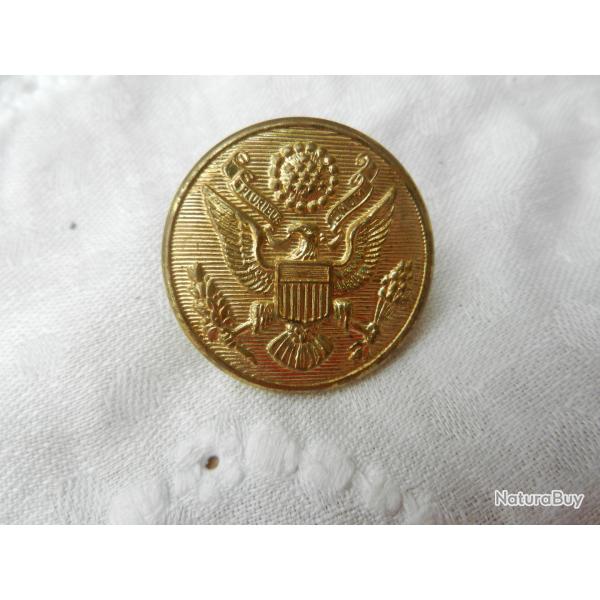 bouton militaire US am�ricain 2�me guerre dor� diam�tre 28 mm