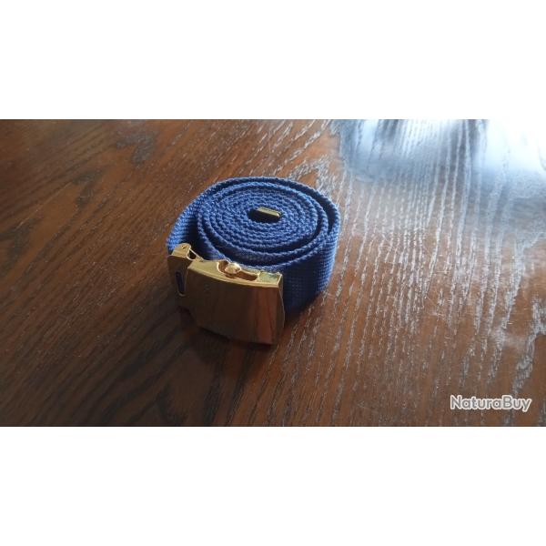 Ceinture en toile bleue boucle dor�e