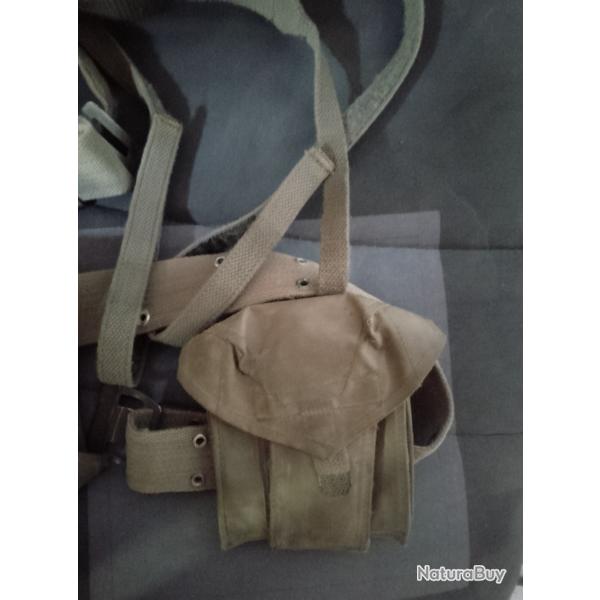 Famas porte chargeur et ceinturon et brelage