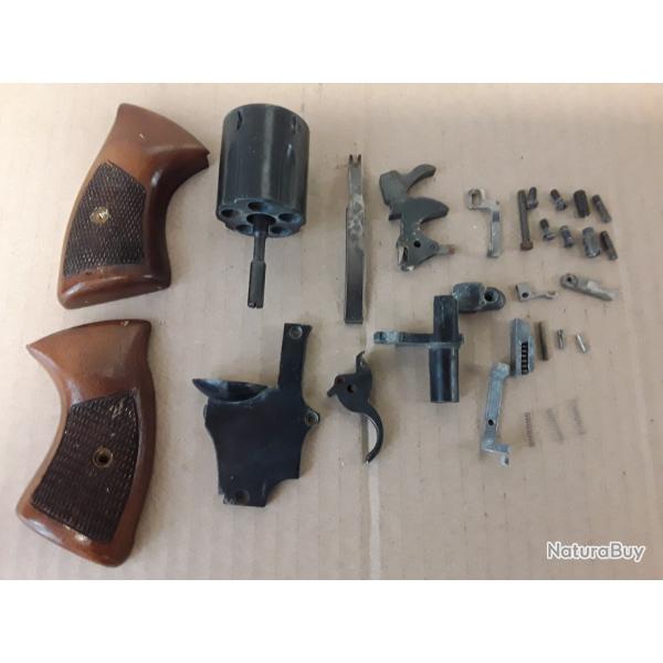 Lot de pieces revolver HS  Herbert schmidt cal.9mm gren