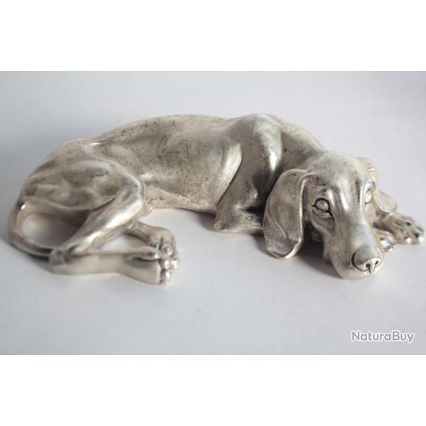 Sculpture Chien de chasse �tain argent�