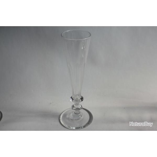 Ancienne fl�te � champagne cristal