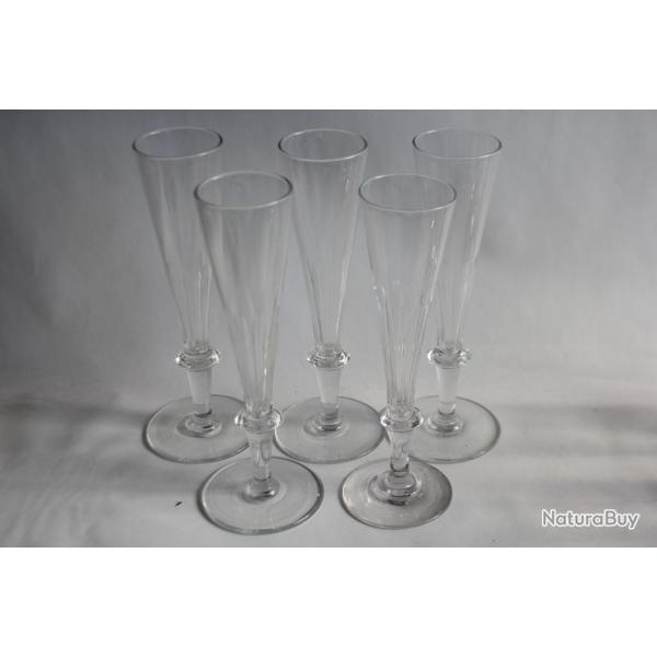 5 Anciennes fl�tes � champagne cristal