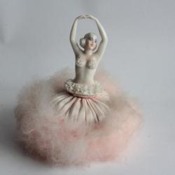 Demi figurine porcelaine Ballerine