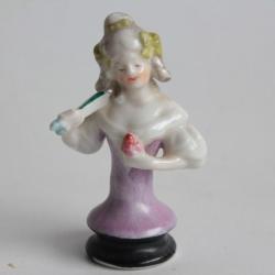 Demi figurine porcelaine Femme