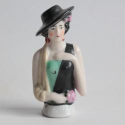 Demi figurine porcelaine Femme Art Déco