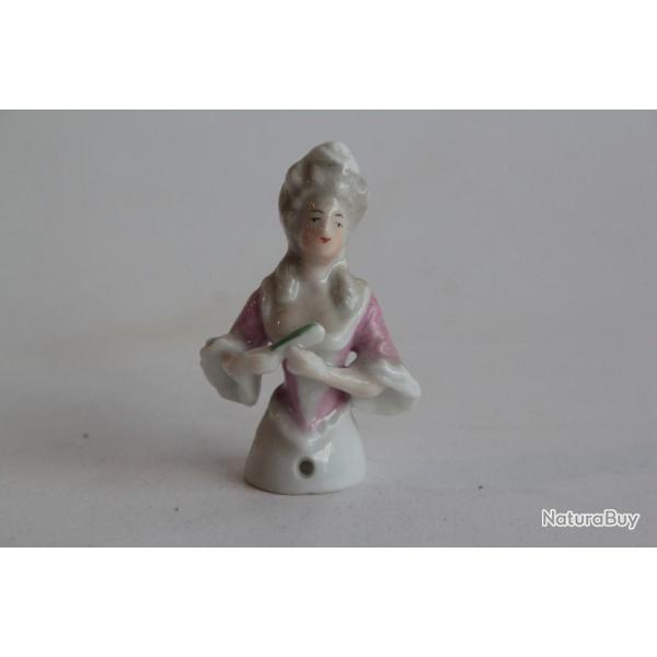 Demi figurine porcelaine Femme Marquise