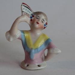 Demi figurine porcelaine Femme à l'éventail