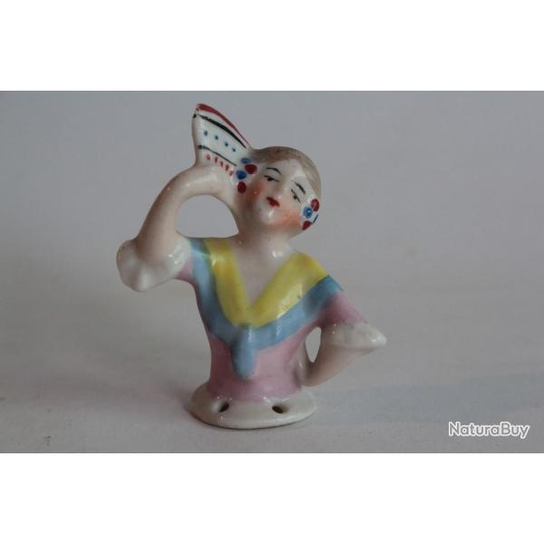 Demi figurine porcelaine Femme  l'ventail