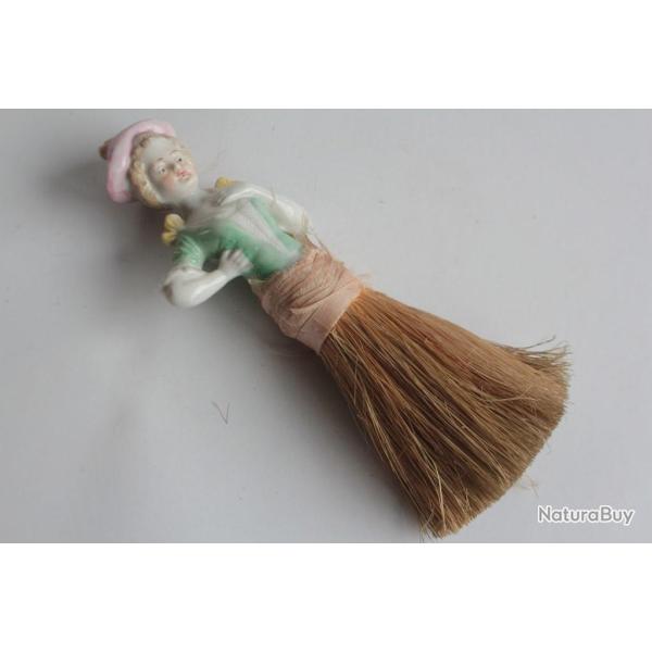 Demi figurine porcelaine Brosse Femme