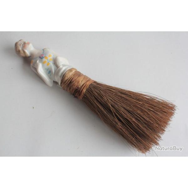 Demi figurine porcelaine Brosse Femme Art Dco