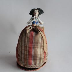Demi figurine porcelaine Alsacienne