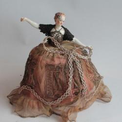 Demi figurine porcelaine Dressel & Kister La Camargo Dancing