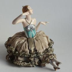 Demi figurine porcelaine Femme Art déco Pique aiguilles