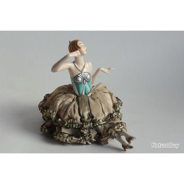 Demi figurine porcelaine Femme Art dco Pique aiguilles