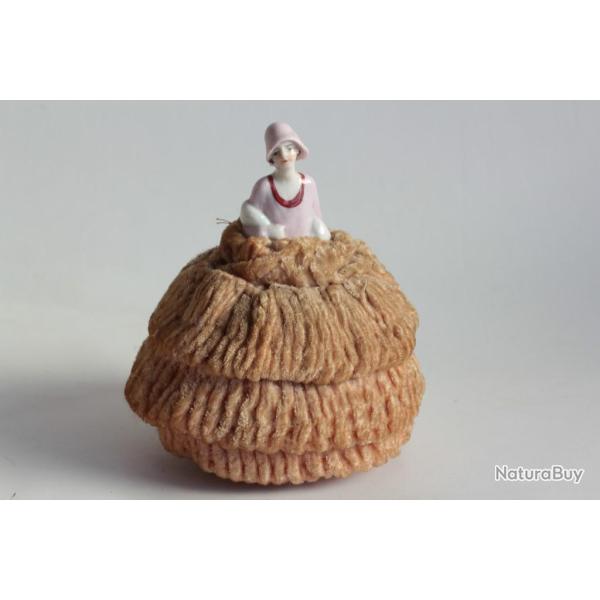 Demi figurine porcelaine Gar�onne Art d�co Pique aiguilles