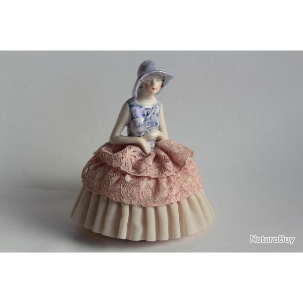 Demi figurine porcelaine Femme Art dco Pique aiguilles