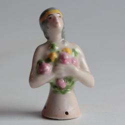 Demi figurine porcelaine Femme au bouquet de roses