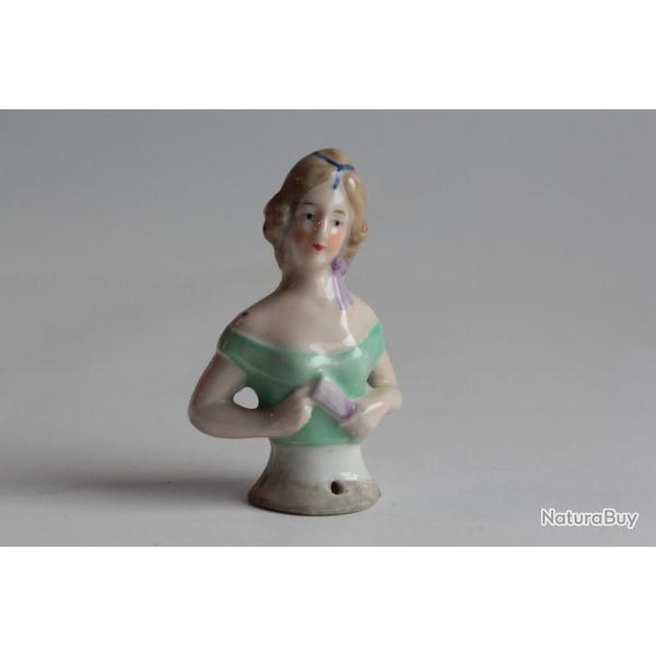 Demi figurine porcelaine Femme  l'ventail