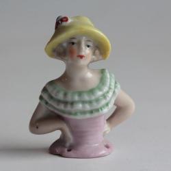 Demi figurine porcelaine biscuit Femme