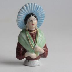 Demi figurine porcelaine Femme Dieppoise