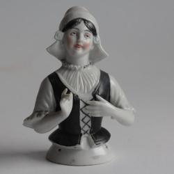 Demi figurine porcelaine Hollandaise Royal Rudolstadt