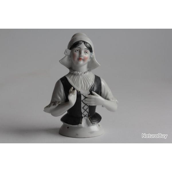 Demi figurine porcelaine Hollandaise Royal Rudolstadt