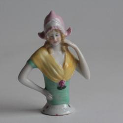 Demi figurine porcelaine Femme Hollandaise