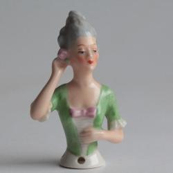 Demi figurine porcelaine Femme Marquise