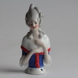 Demi figurine porcelaine Femme Marquise