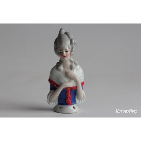 Demi figurine porcelaine Femme Marquise
