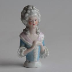Demi figurine porcelaine Femme Marquise